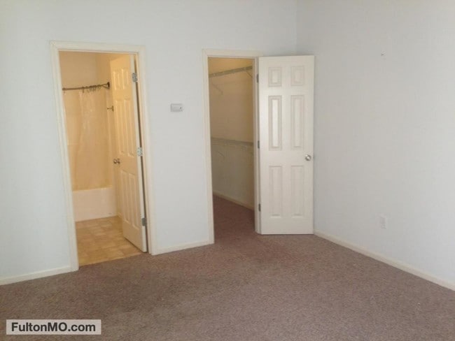Building Photo - 211 North Main Apartment P