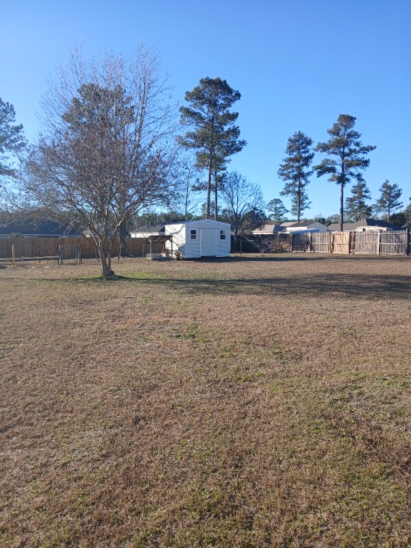 Foto del edificio - 5862 Barkley Ln