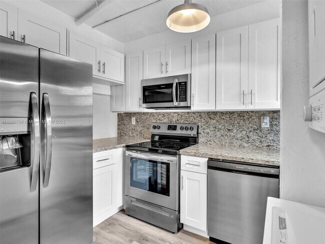 Foto del edificio - 3791 NW 78th Ave