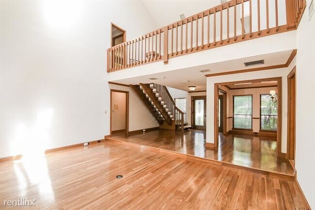 Building Photo - 5 br, 3.5 bath House - 11643 Hidden Hills ...