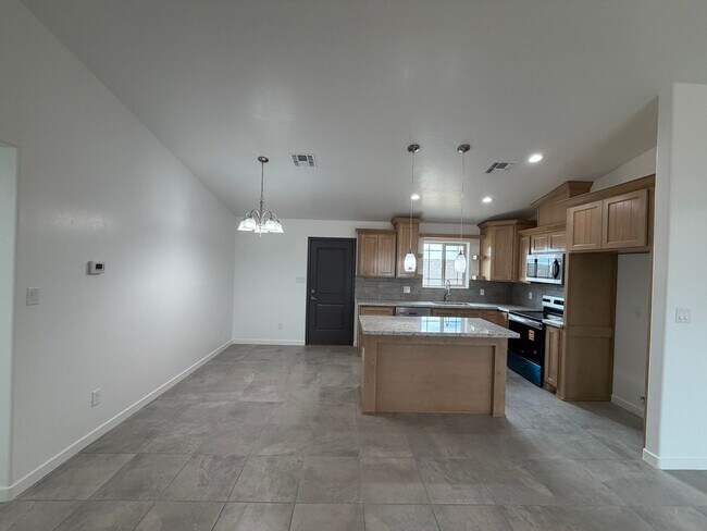 Foto del edificio - BRAND NEW 3 BEDROOM HOME!