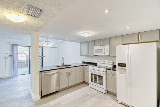 Foto del edificio - 5209 SW 40th Ave
