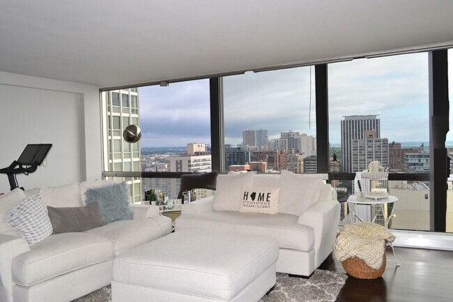 Foto del edificio - 330 W Diversey Pkwy