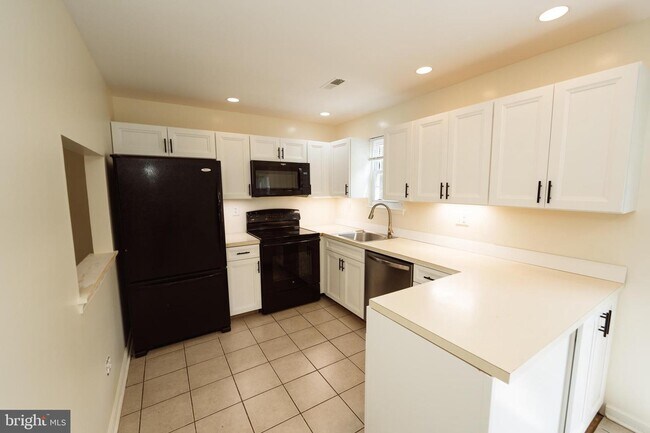 Foto del edificio - 114 Sandy Ridge Dr
