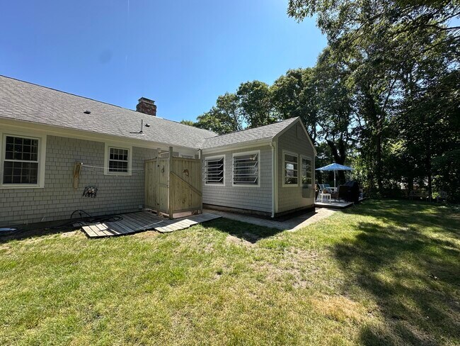 Building Photo - 113 Signal Hill Dr