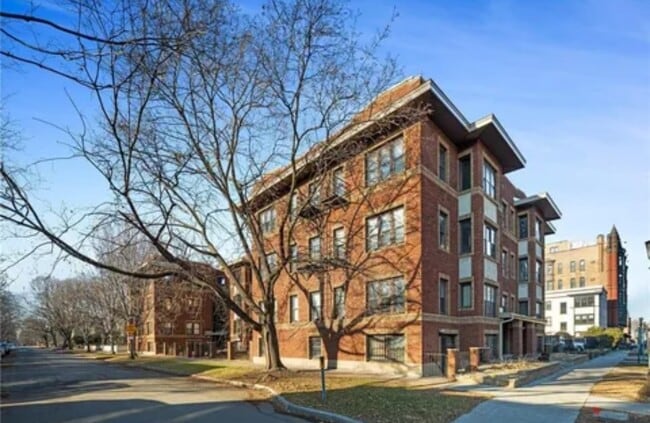 Foto del edificio - 391 Laurel Ave