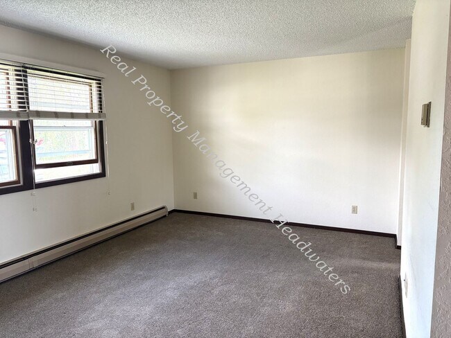 Building Photo - 2114 Billings Ave