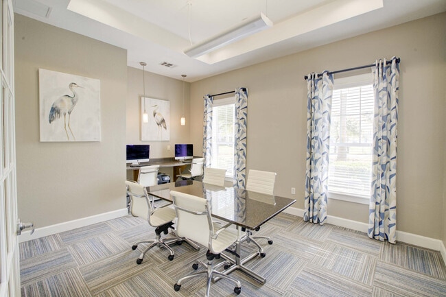 Arbor Glen Apartments apartments — community photo - Arbor Glen Apartments