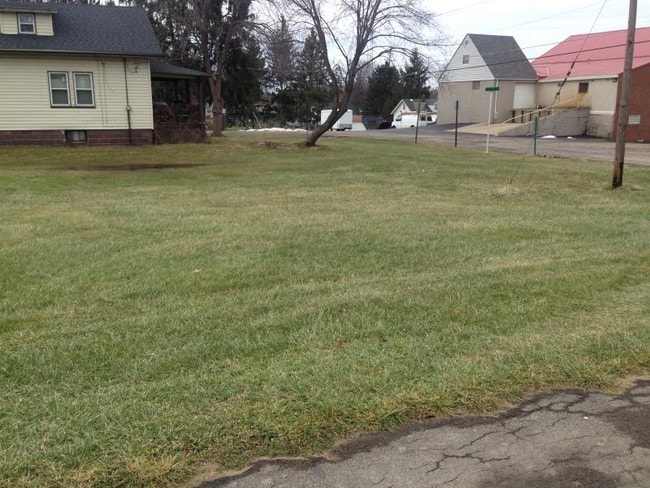Building Photo - 936 Moyer Ave