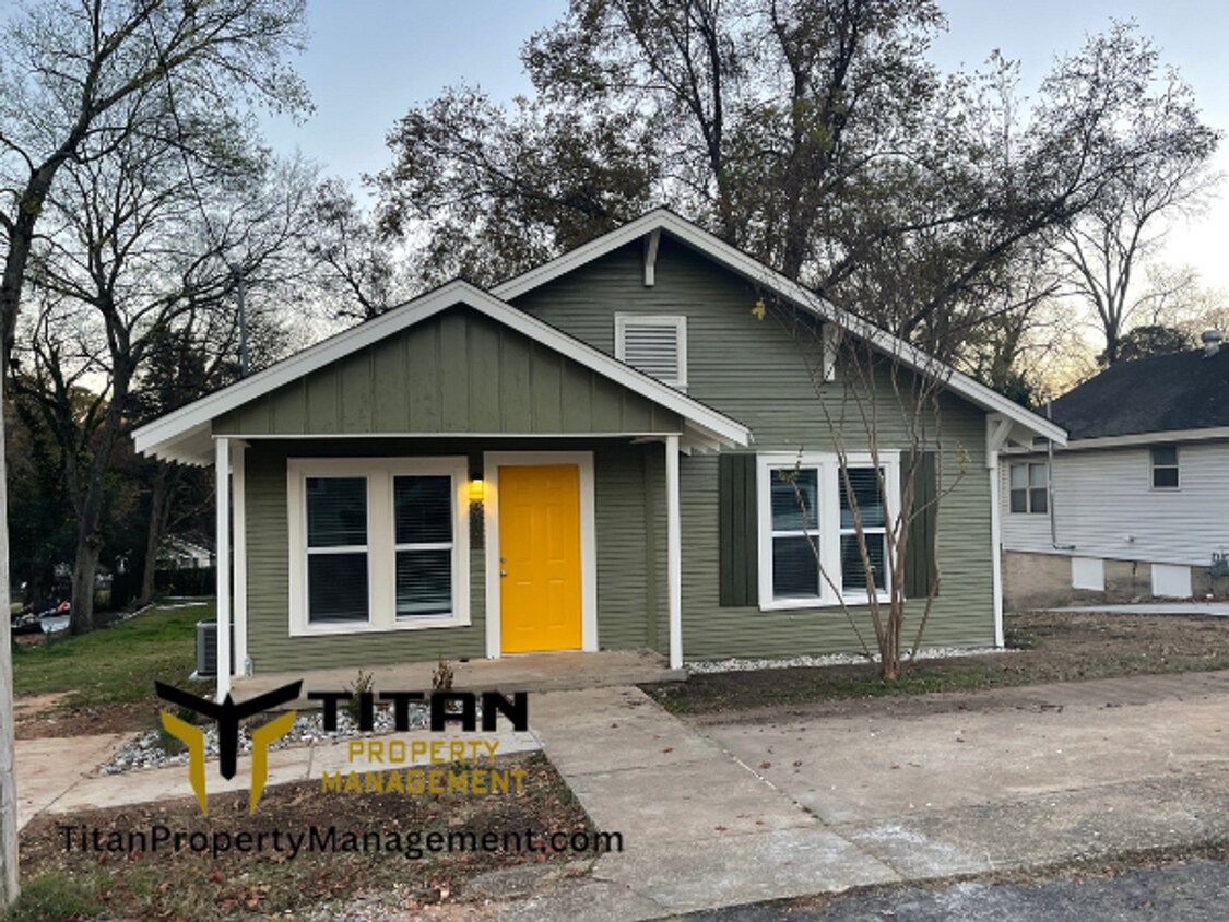 Primary Photo - Recently Remodeled Downtown Charmer!