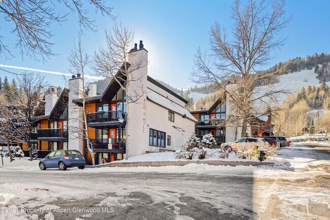 Building Photo - Rental in the Heart of Aspen Core