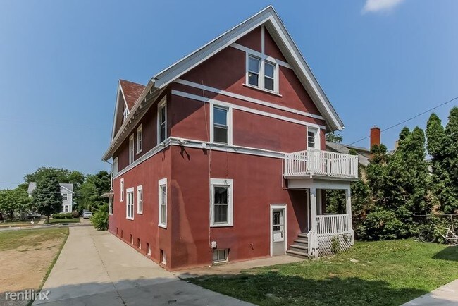 Building Photo - 536 Lafayette Ave NE