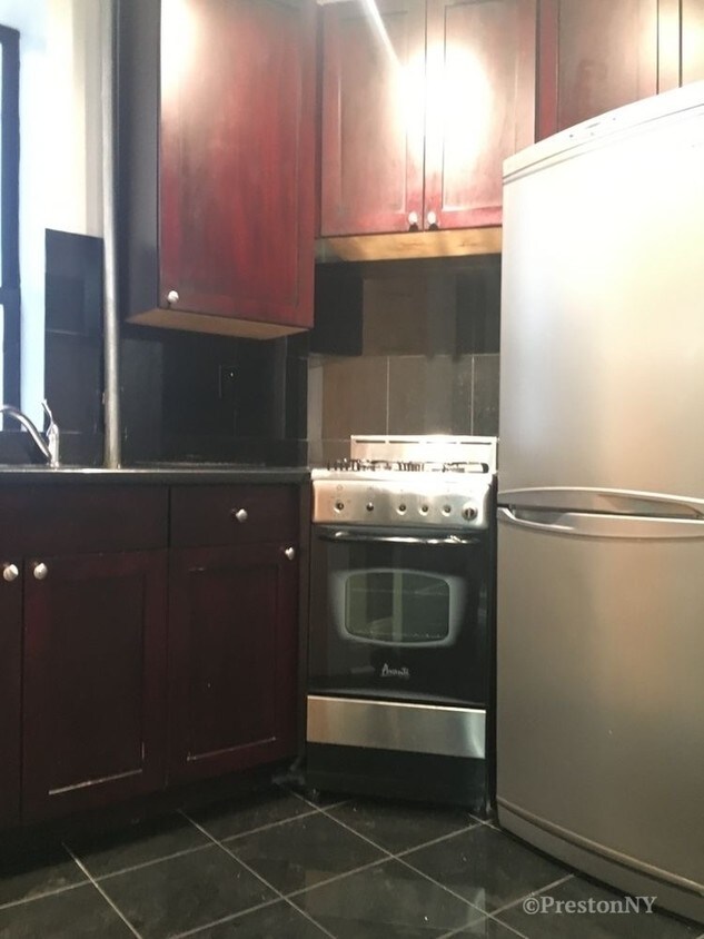Foto principal - 98 Thompson St