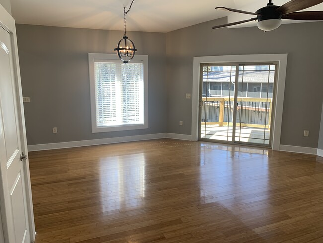 Living/Dinning Rooms - 350 Mohawk Dr