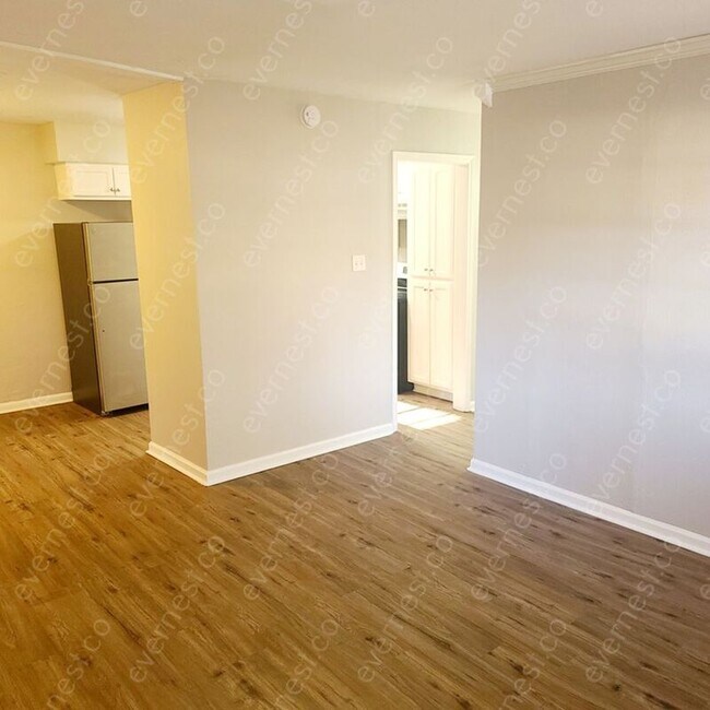 Building Photo - 7801 Bradley Dr