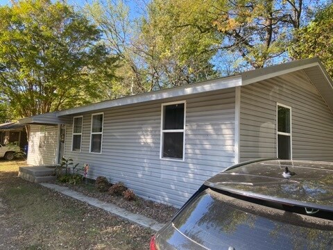 Building Photo - 2112 Tyler St