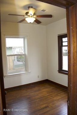 Foto del edificio - 206 N Washington Ave