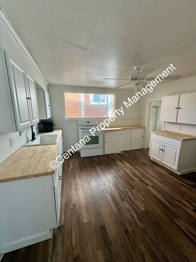 Foto del edificio - Three Bedroom One Bathroom in Uptown Butte