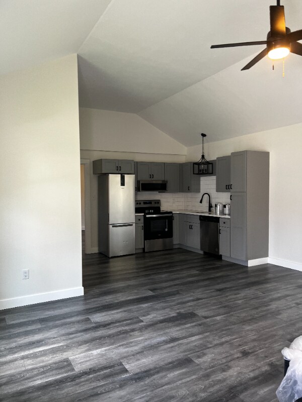 Foto del edificio - 114 Middleboro Ave