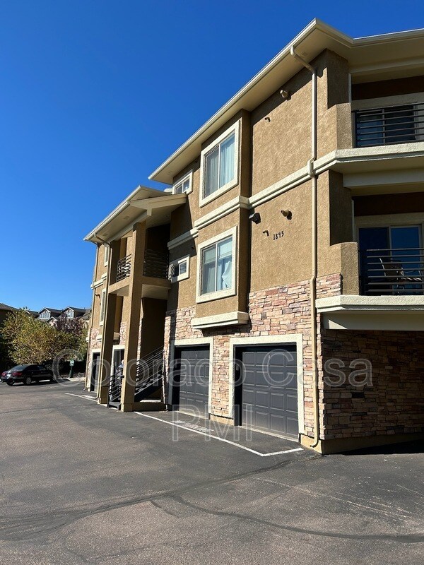 Building Photo - 1845 Montura View