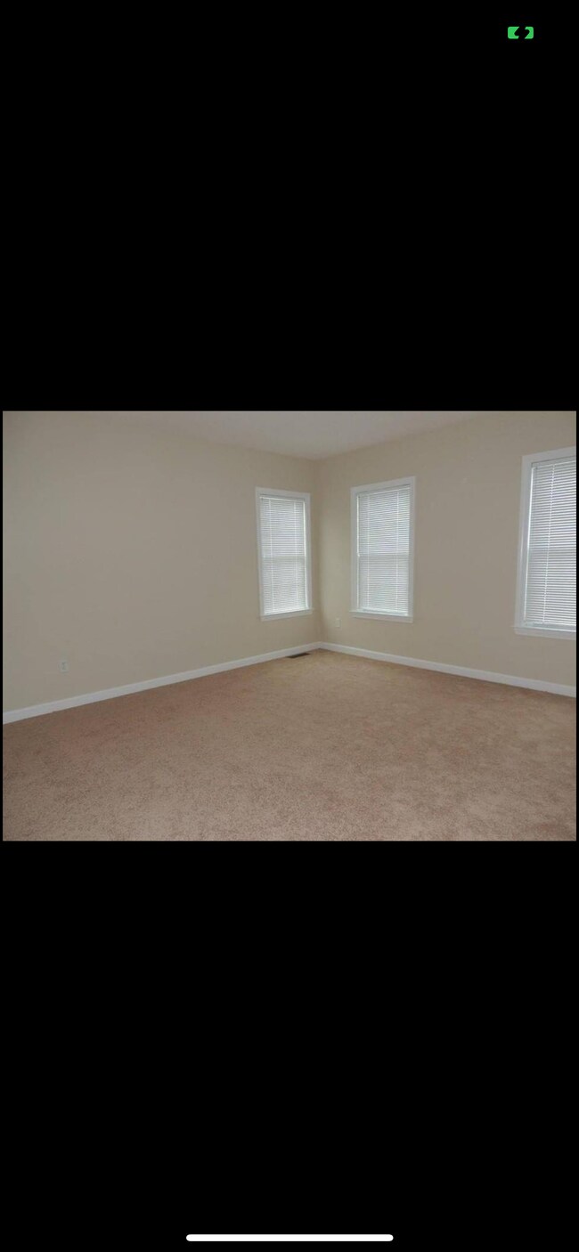 Building Photo - 30 Daisy Ln