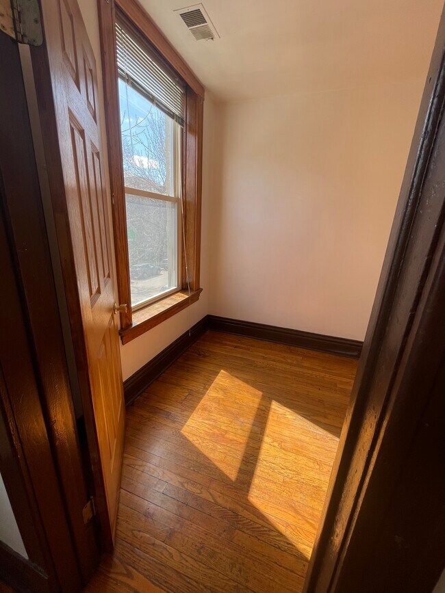 Foto del edificio - 2722 W Haddon Ave