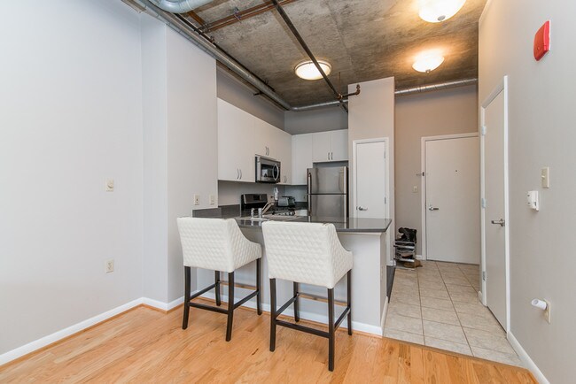 Building Photo - 1300 N St NW