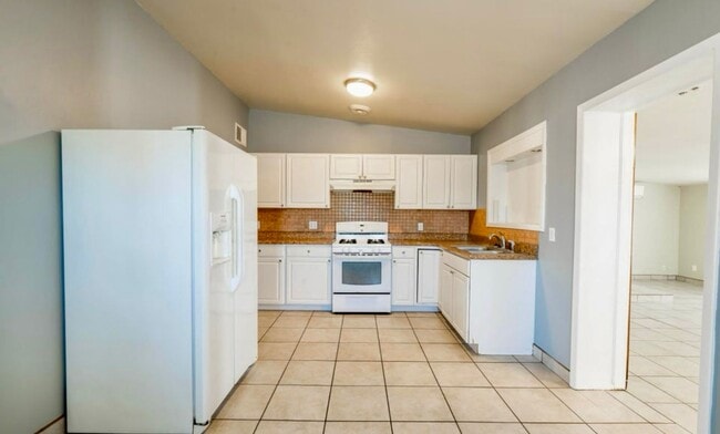 Building Photo - 1710 Betty Cir