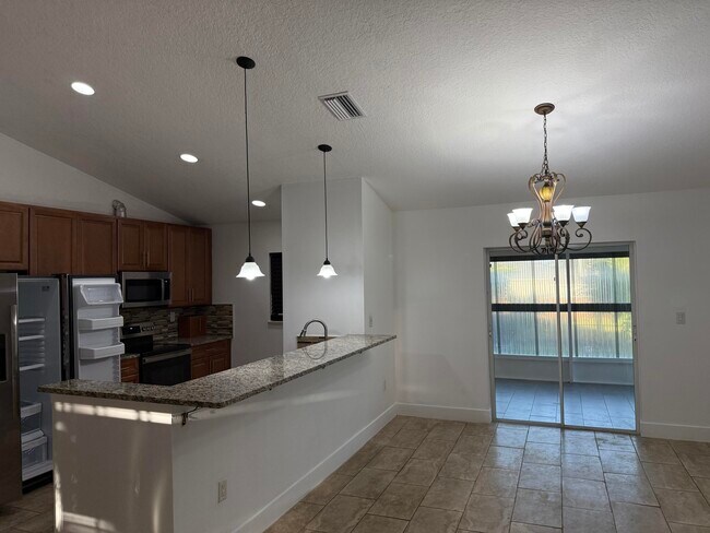 Foto del edificio - 2341 SW Halissee St