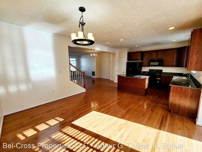 Building Photo - 4 br, 3.5 bath House - 4108 Sun View
