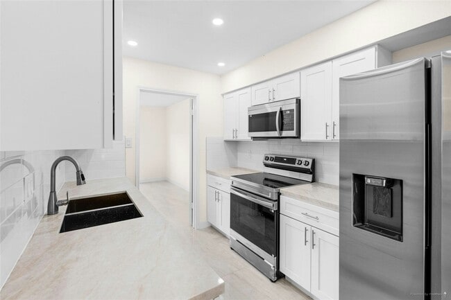 Foto del edificio - 14366 Misty Meadow Ln