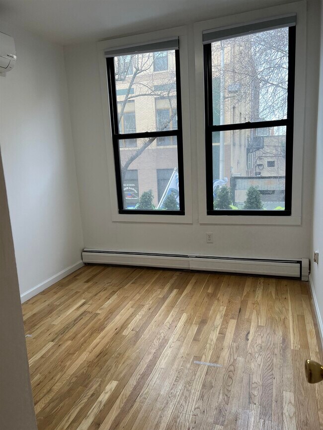 Building Photo - 359 1st St