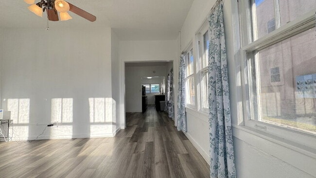 Foto del edificio - 428 N Oleander Ave