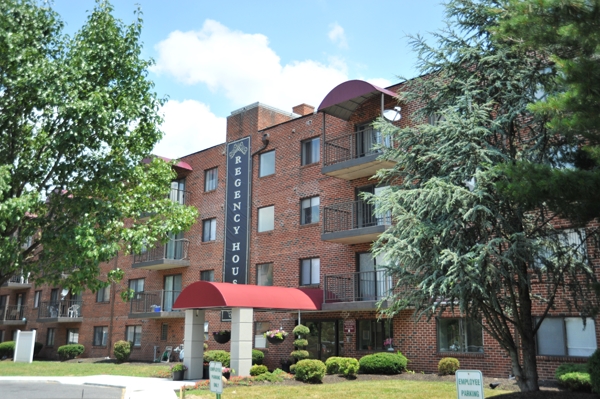 Primary Photo - Winslow House Apartments