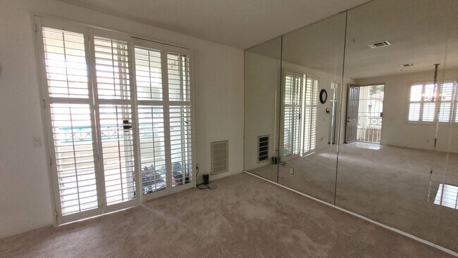 Foto del edificio - Conveniently Located In Rancho San Diego
