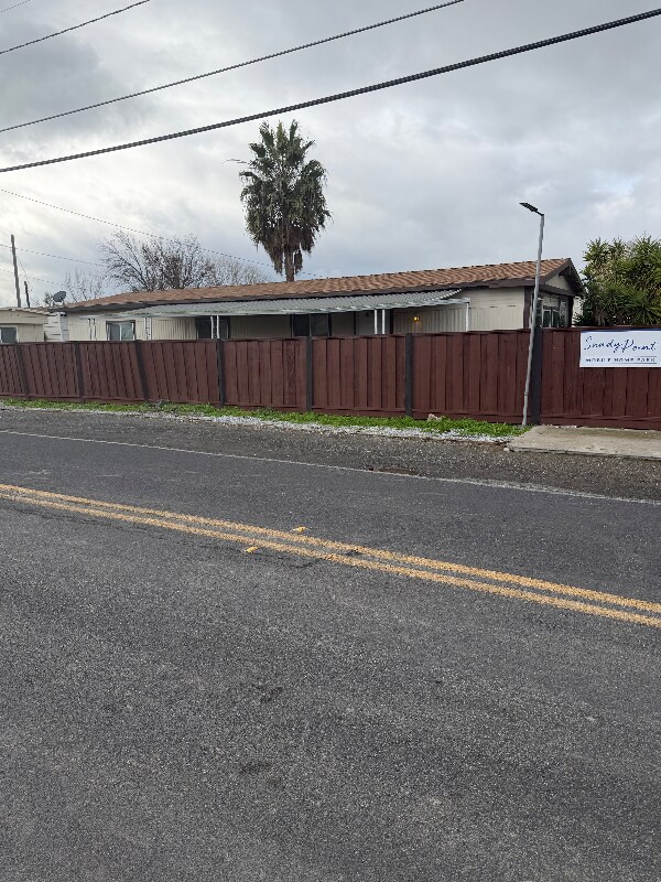 Foto del edificio - 5625 Sandmound Blvd