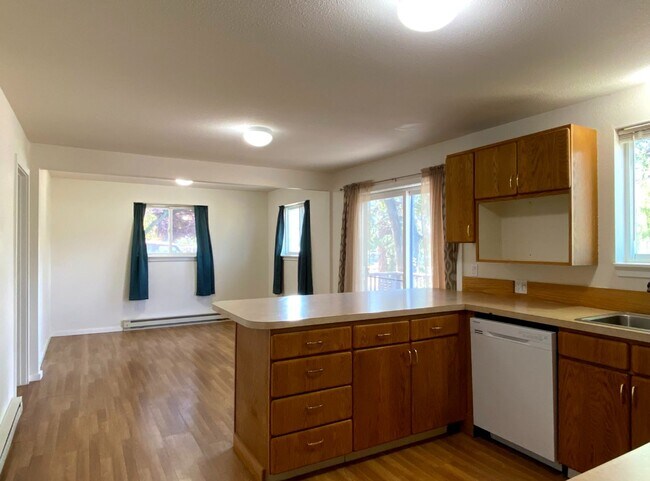 Foto del edificio - Large Home For Rent In Lyle, WA