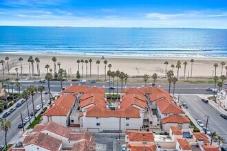 Building Photo - 1400 Pacific Coast Hwy