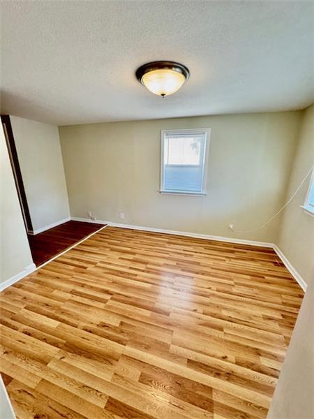 Building Photo - 904 Sherman Ave