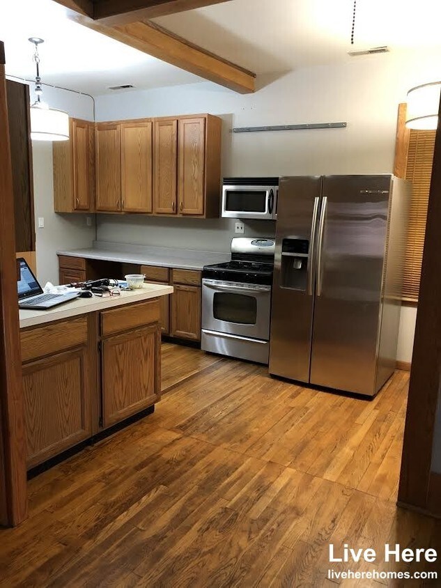 Foto principal - 1252 W Chicago Ave