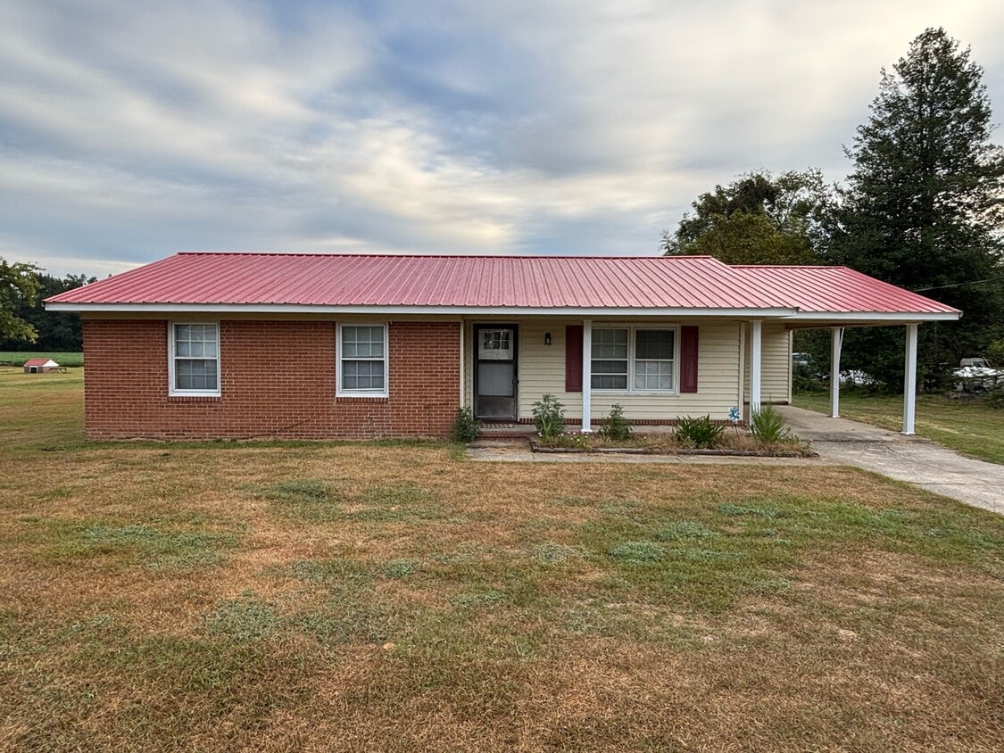 Primary Photo - 5913 McDonald Rd