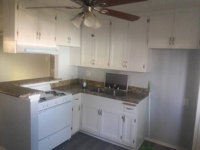 Foto del edificio - 1454 W 179th St