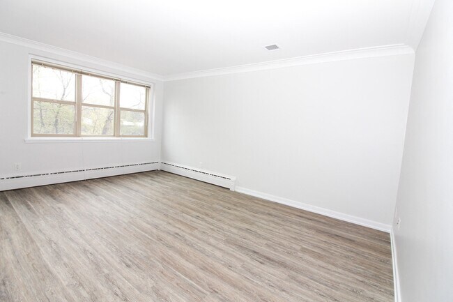 Salon - 43 Roslyn Road
