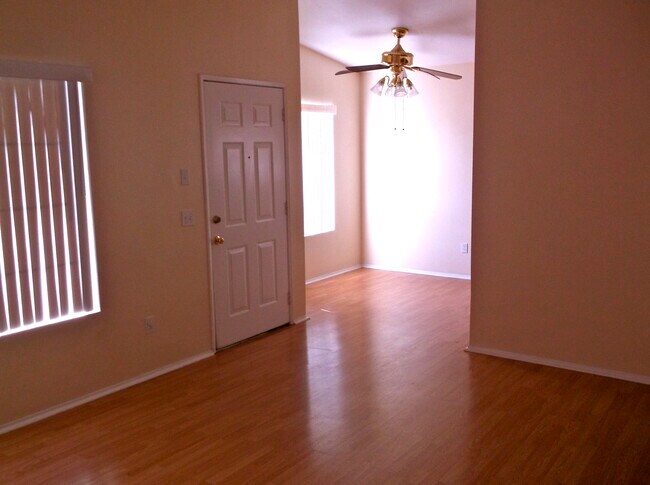 Building Photo - 27350 Hacienda Dr