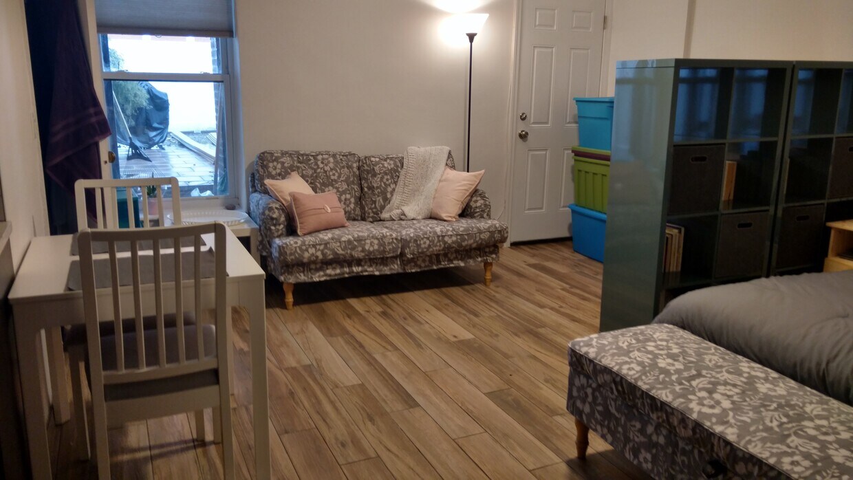 Foto principal - 3446 Corlear Ave