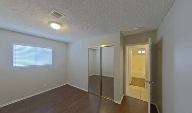 Building Photo - 108 Edelweiss St