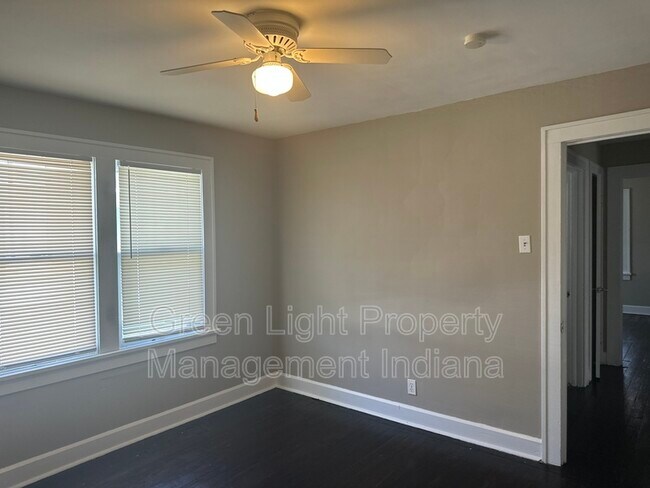 Foto del edificio - 1703 Johnson Ave