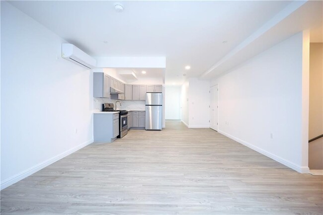 Building Photo - 159 Lexington Ave