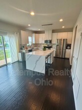 Building Photo - 6123 Brandon Dr