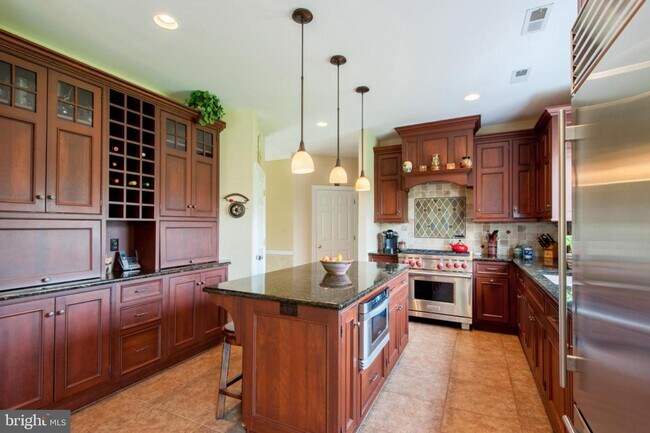 Foto del edificio - 4900 Hunt Field Dr